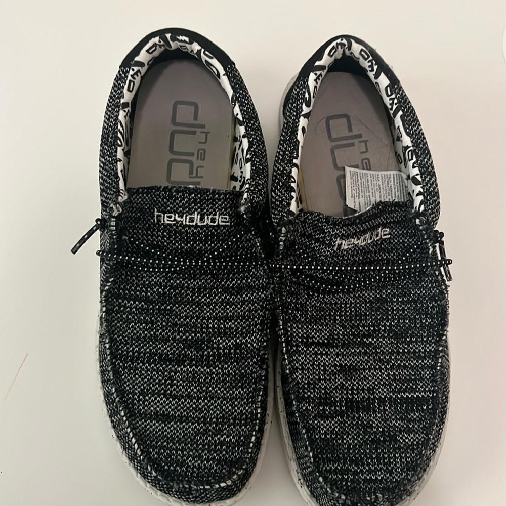 Youth size 6 Hey Dudes